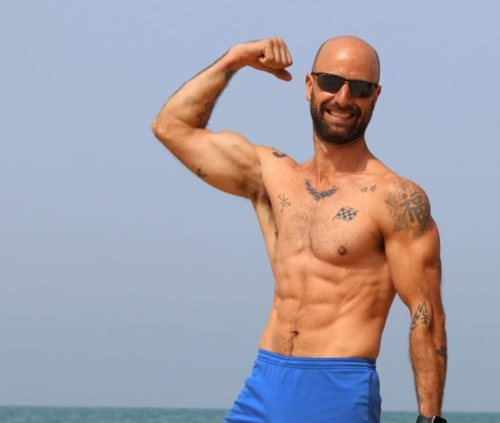 מאמן כושר בים